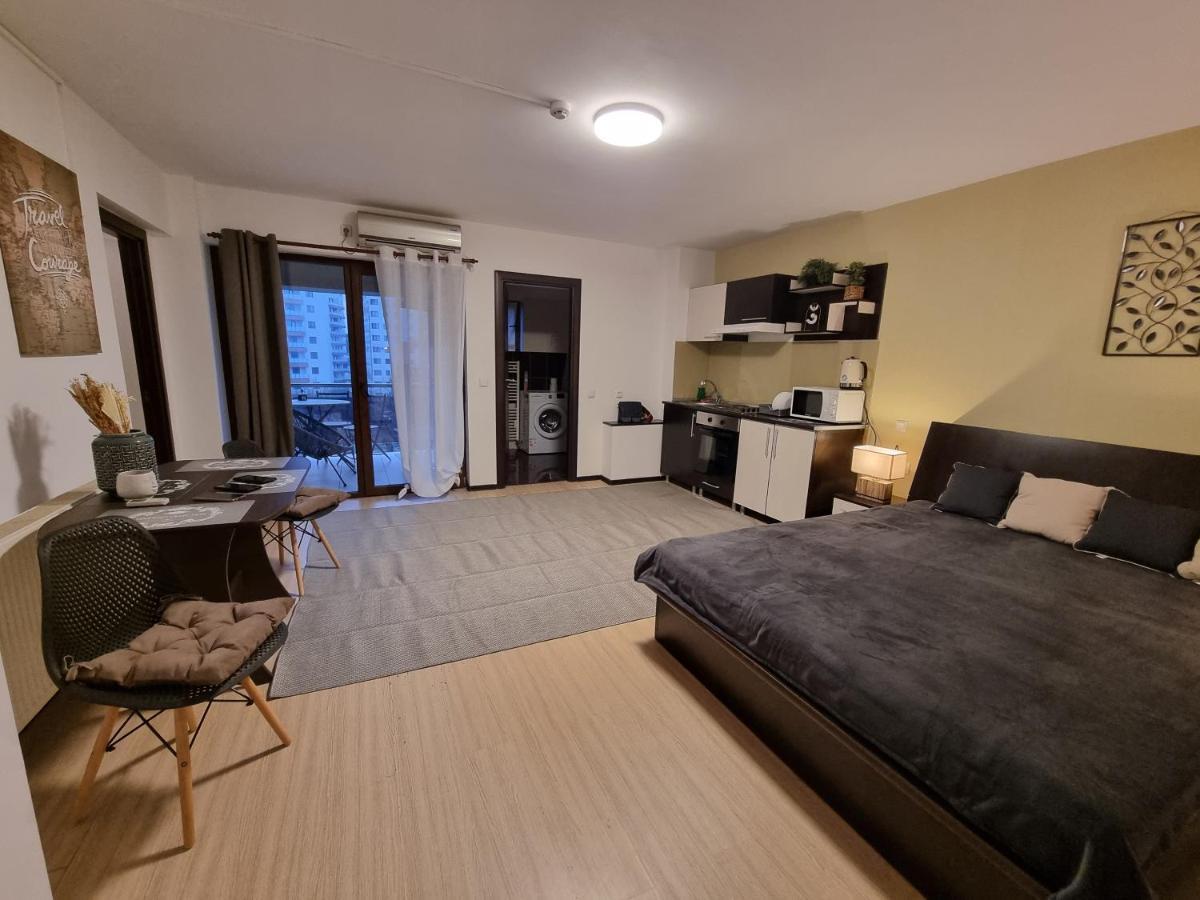 Lovely & Comfy, Central Apt In Iasi Exterior photo